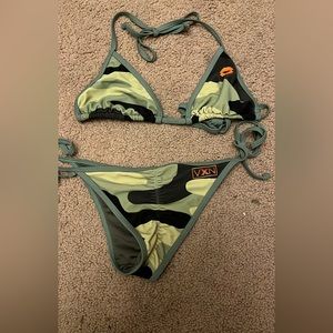 Dixxon brand, size small, camo